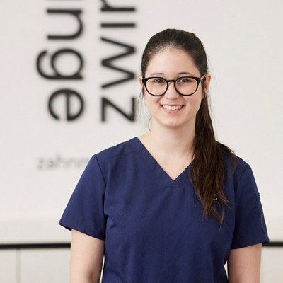 Nilay – ZFA-Auszubildende bei zwinge zwinge zahnmedizin